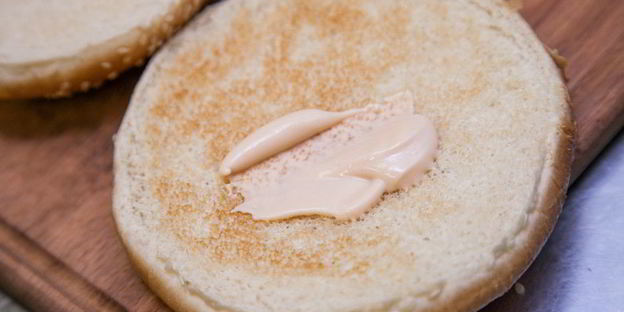 бургер с двумя котлетами