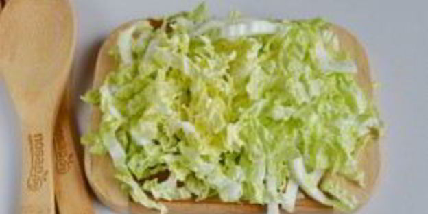 бургер с индейкой в азиатском стиле