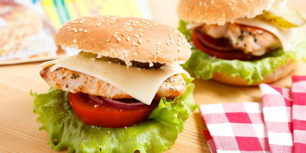 бургер с куриной грудкой