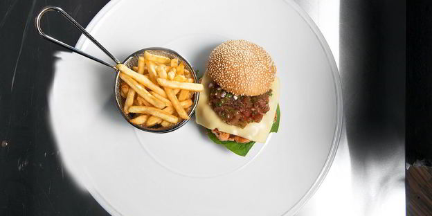 бургер с семгой