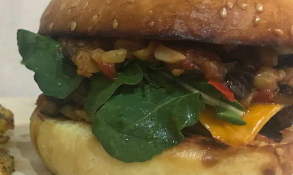Рецепт бургера солнечного с баклажаном и помидорами