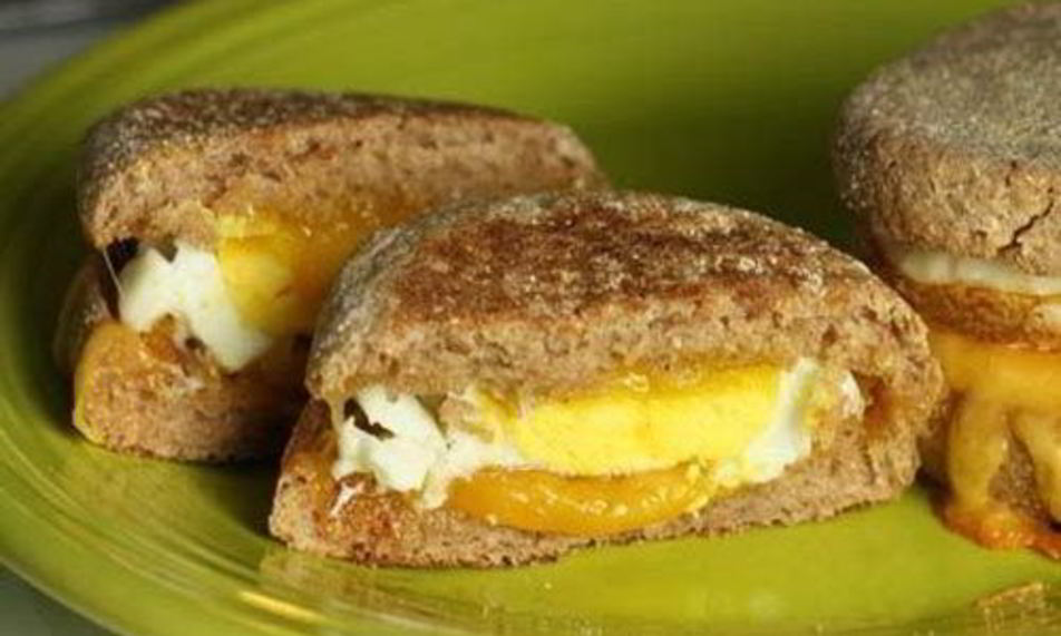 Рецепт бургеров с печеным яйцом и сыром