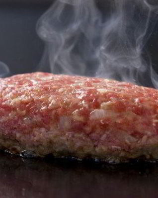 Домашняя котлета для бургера с зеленым луком и овсянкой