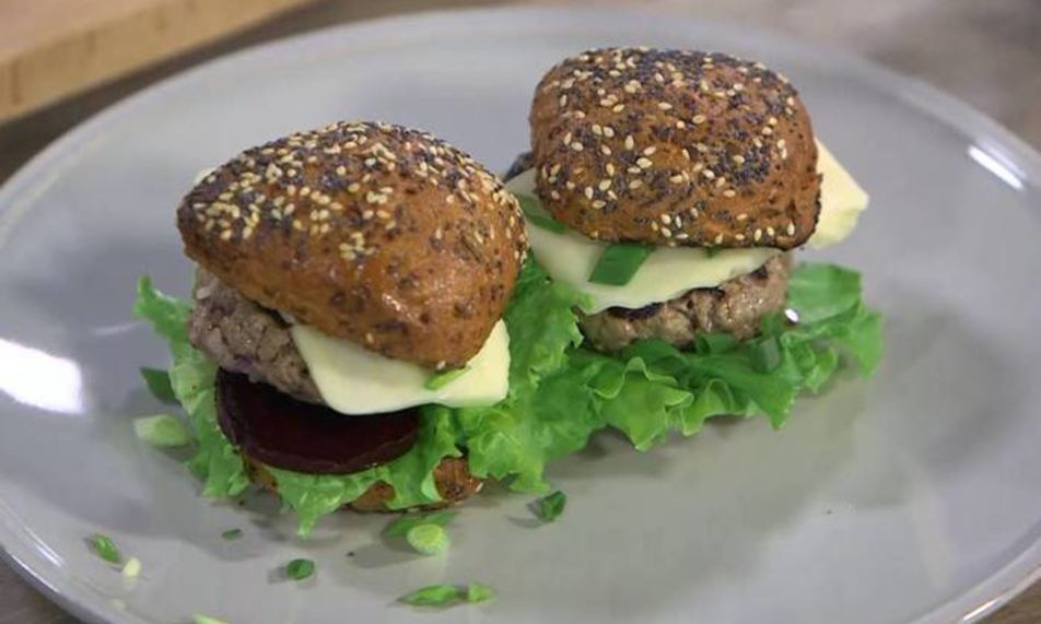 Рецепт гамбургера на австралийский лад