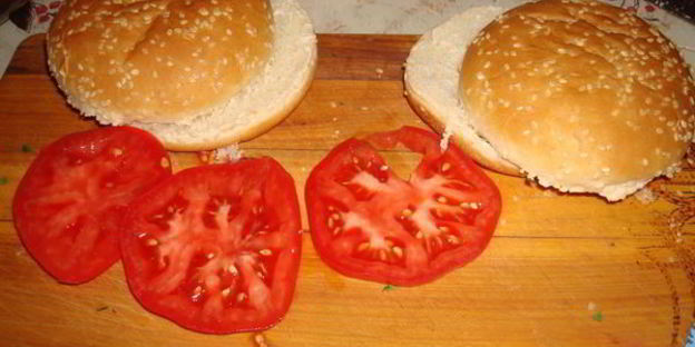 гамбургер с грибами и белым вином