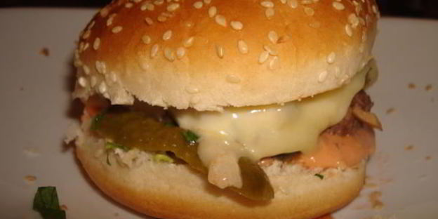 гамбургер с грибами и белым вином