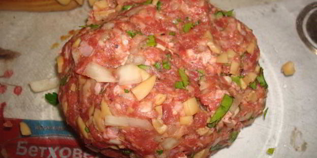 гамбургер с грибами и белым вином