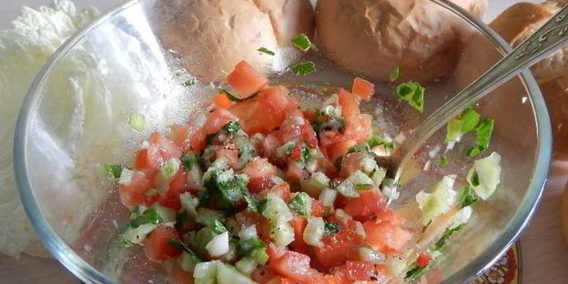 гамбургер с куриным филе