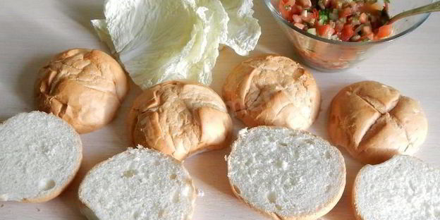 гамбургер с куриным филе