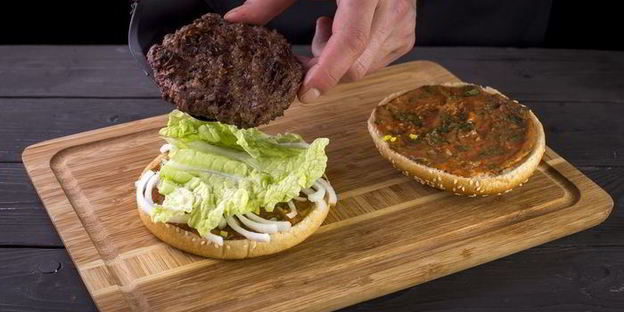 гамбургер с пикантной заправкой