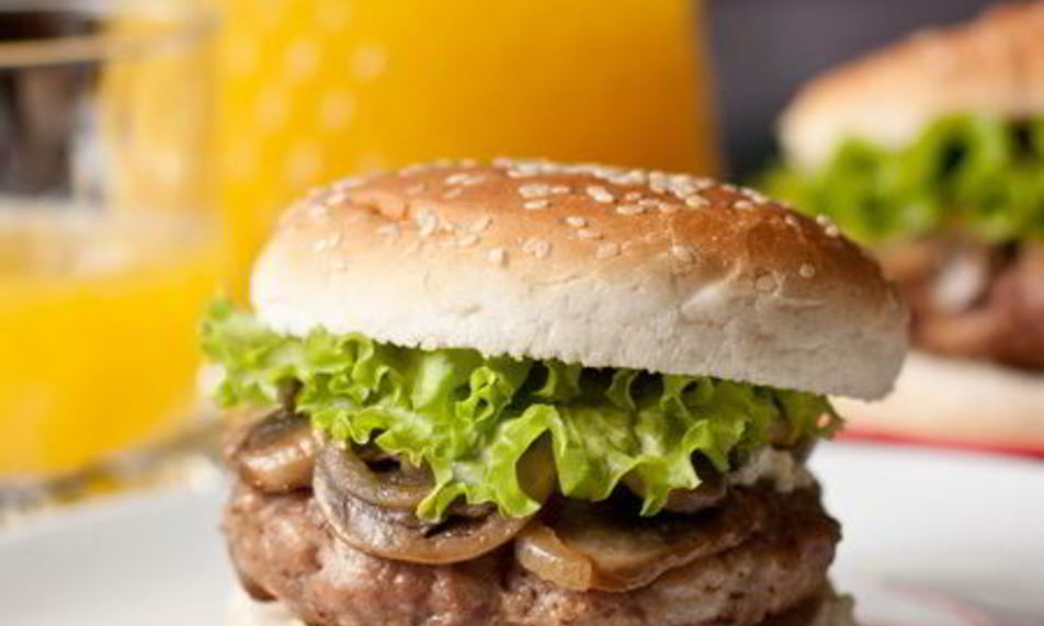 Рецепт гамбургеров с голубым сыром и грибами
