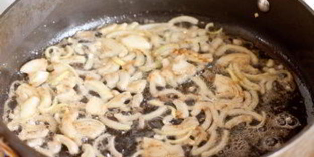 гамбургеры с голубым сыром и грибами