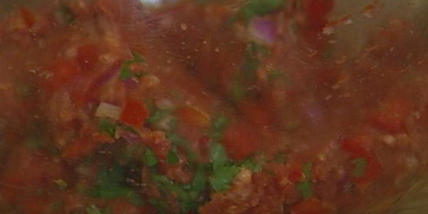 гамбургеры с ягнятиной, сладким перцем и базиликом