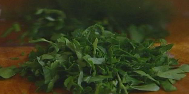 гамбургеры с ягнятиной, сладким перцем и базиликом