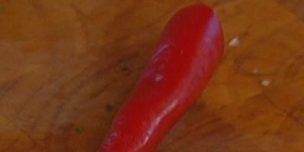 гамбургеры с ягнятиной, сладким перцем и базиликом