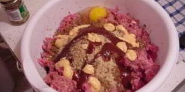 гигантский швейцарский бургер с грибами