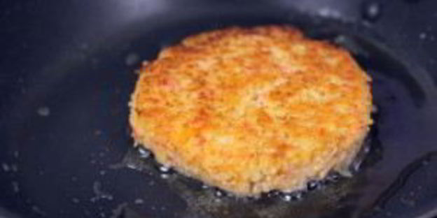 крабсбургер с крабовой котлетой