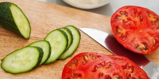 куриный бургер с булочками из трех видов муки