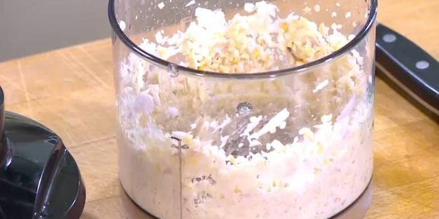 открытый сицилийский бургер с помидорами