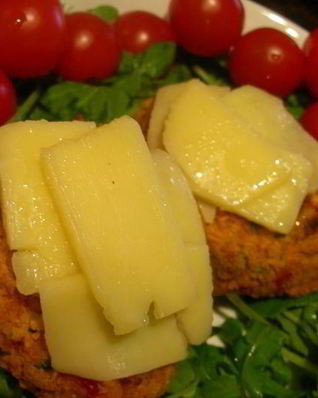 Вегетарианские бургеры из нута с чеддером