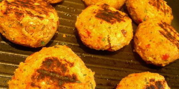 вегетарианские бургеры из нута с чеддером