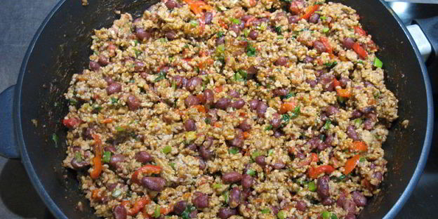 буррито с фаршем и красной фасолью