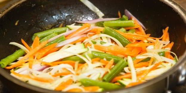 буррито с овощами и пряным филе