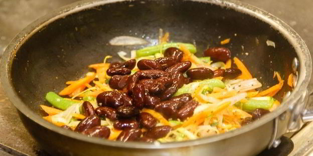 буррито с овощами и пряным филе