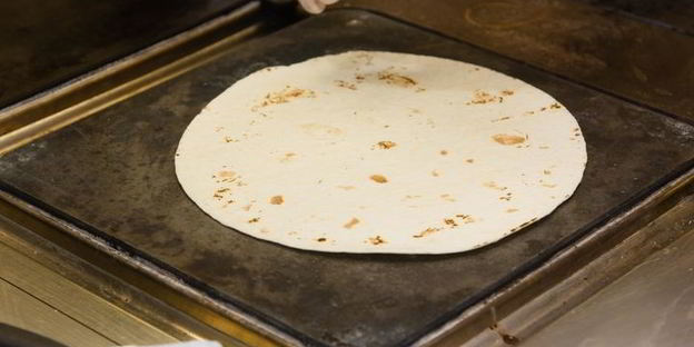 буррито с овощами и пряным филе