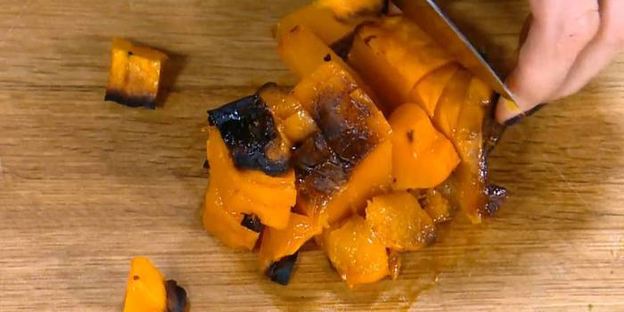 буррито с тыквой, курицей и фасолью