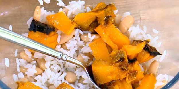 буррито с тыквой, курицей и фасолью