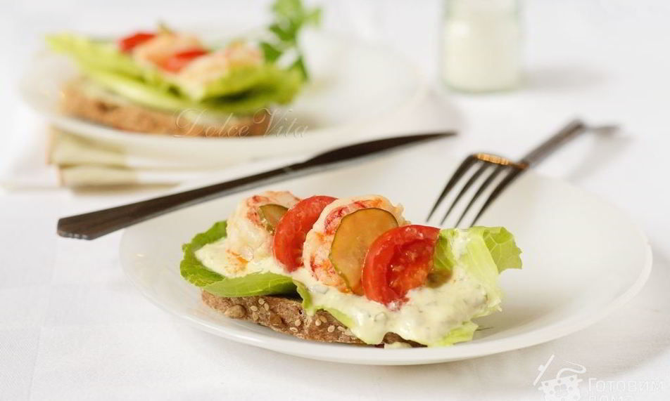 Рецепт бутерброда с креветками и соусом ремулад