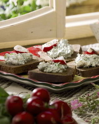 Бутерброд с творожной пастой