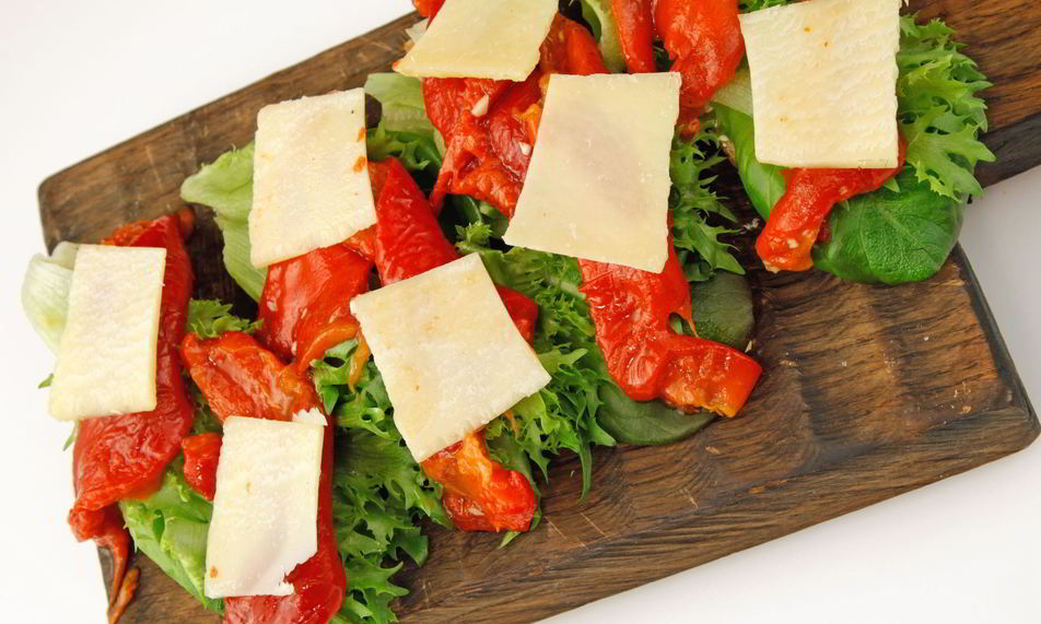 Рецепт бутерброда с творожным сыром и печеным перцем