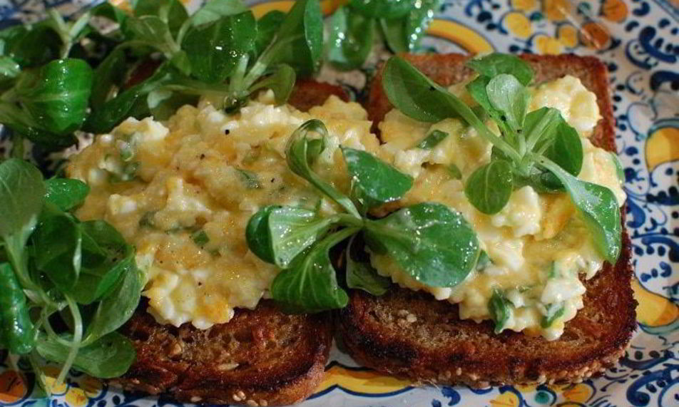 Рецепт бутерброда с яйцом и домашним майонезом