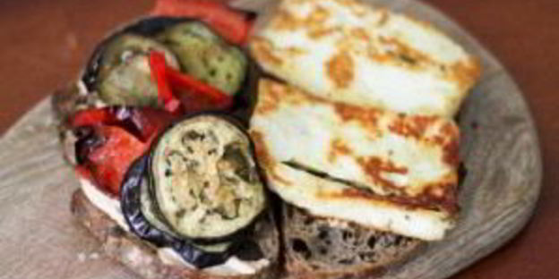 бутерброды с баклажанами и чесноком