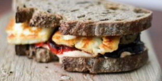 бутерброды с баклажанами и чесноком