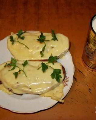 Бутерброды с чесноком и сыром