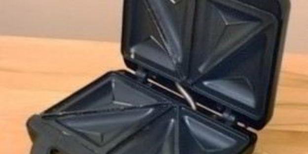 бутерброды с колбасой