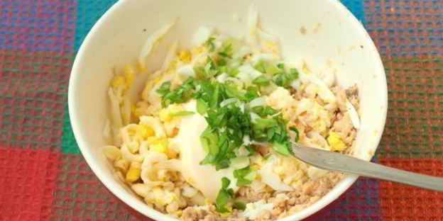 бутерброды с консервированной горбушей и сыром