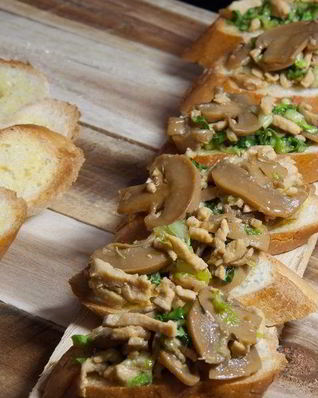 Бутерброды с курицей и шампиньонами