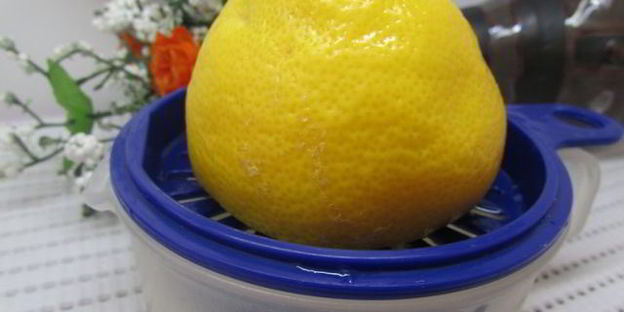 бутерброды с лососем, свеклой и авокадо