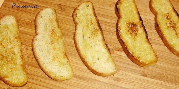 бутерброды с малосольной семгой и авокадо