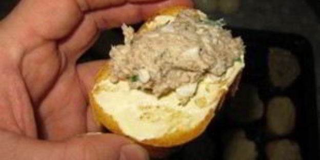 бутерброды с сайрой и яйцом