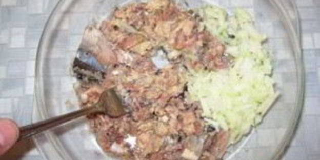 бутерброды с сайрой и яйцом