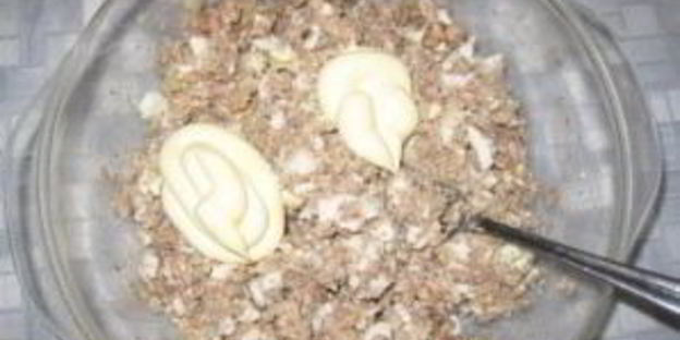 бутерброды с сайрой и яйцом