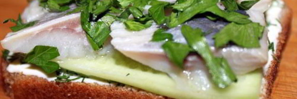 Бутерброды с селедкой