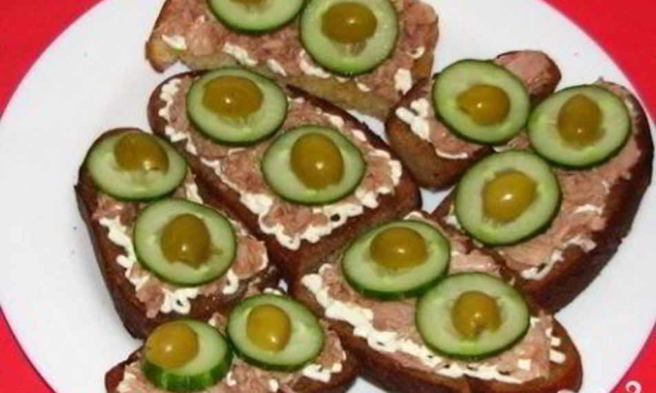 Рецепт бутербродов с тунцом и огурцом