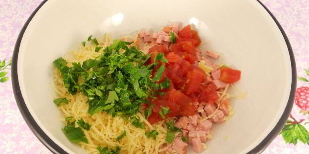 горячие бутерброды с колбасой и сыром