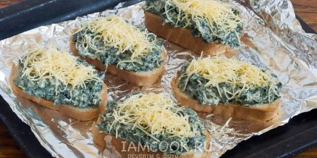 горячие бутерброды с крапивой и сыром